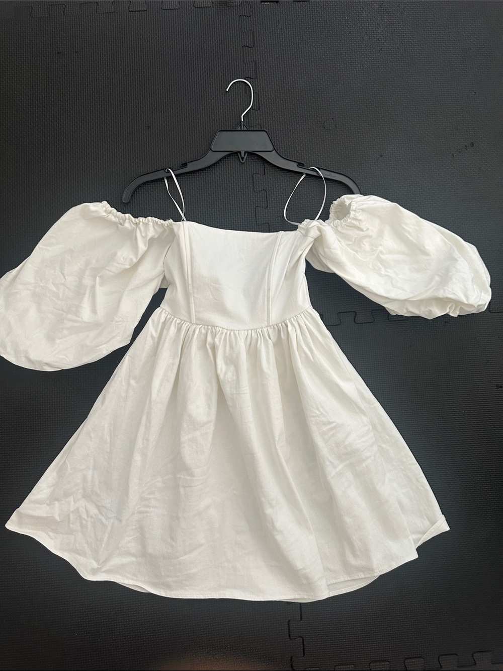 7 For All Mankind White Off-Shoulder Puff-Sleeve Dress